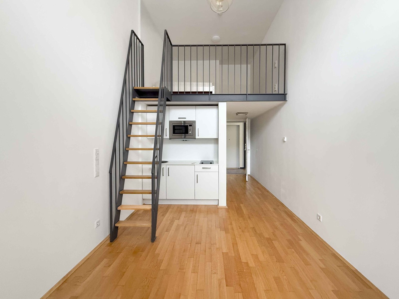 Modernes, geschmackvolles Galerie-Apartment mit Terrasse in Zentrumslage! Modernes, geschmackvolles Galerie-Apartment mit Terrasse in Zentrumslage!